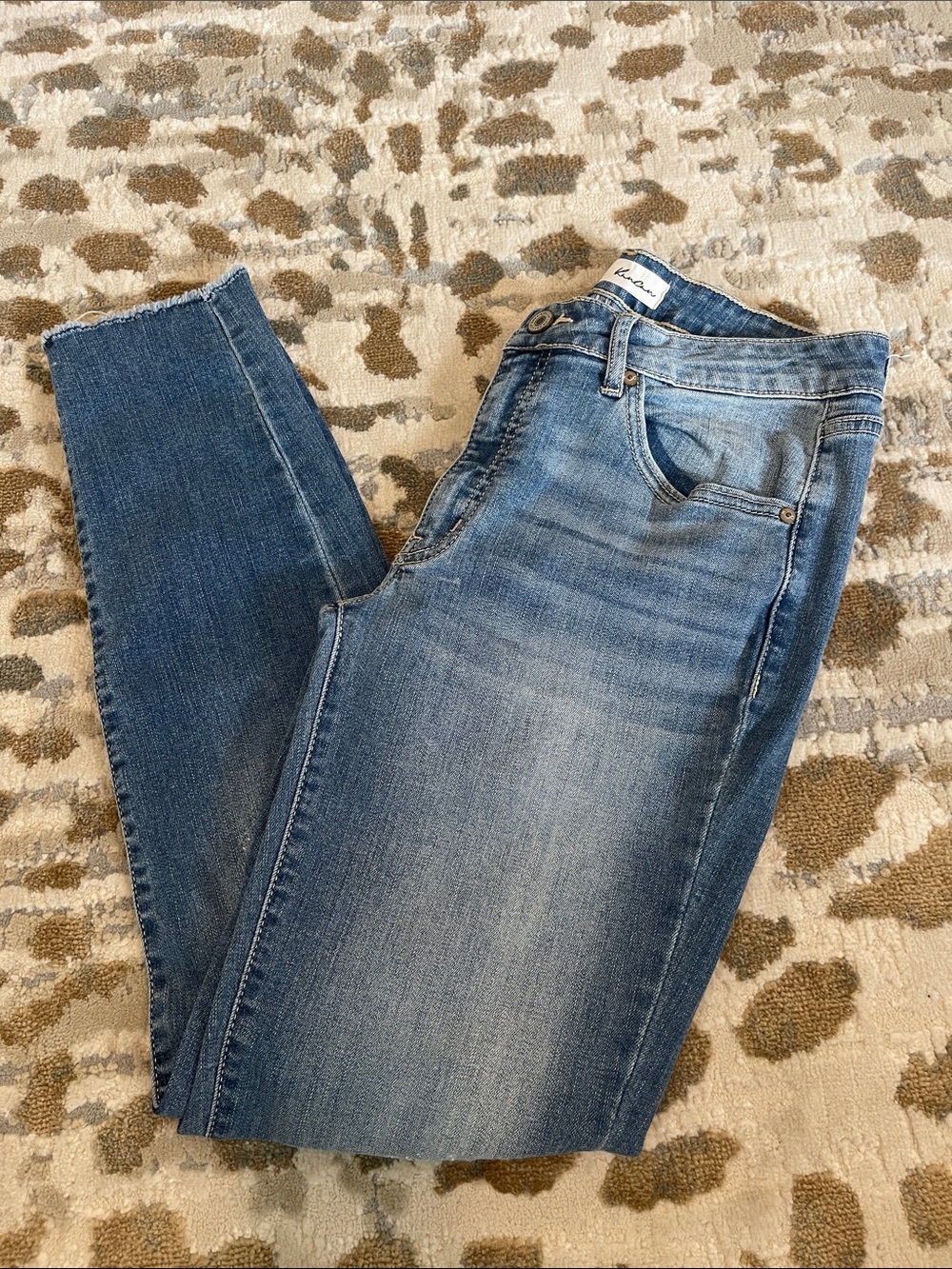 KanCan Distressed Cropped Denim Jeans